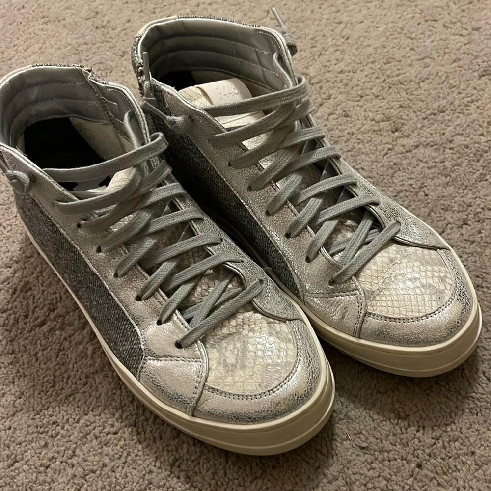 P448
Leather Colorblock Pattern Sneakers